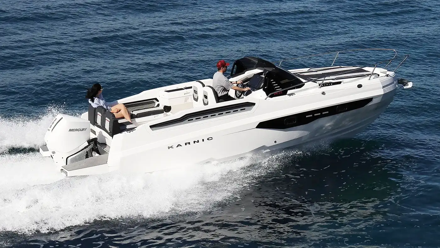Karnic R8-S running