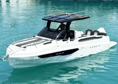 Karnic R8-S-HT on water