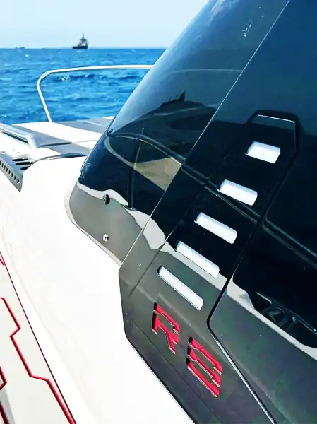 R8-S-HT